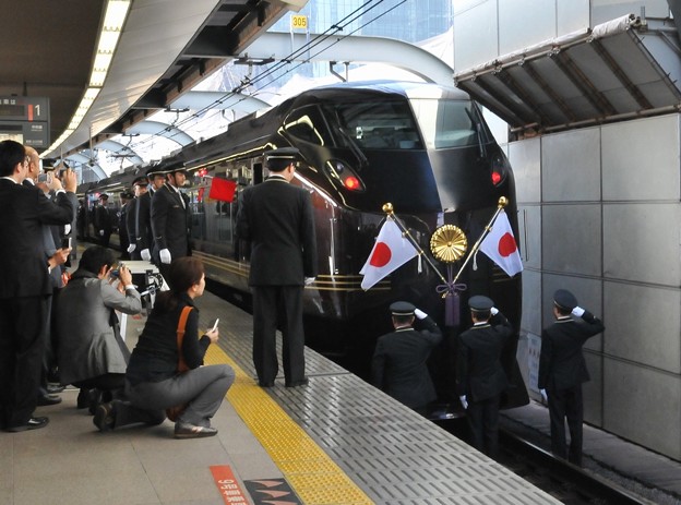 JR東日本 E655系TR車(E655-1)に東京駅より皇太子殿下「恩賜林御下賜100周年記念大会」に向け御乗用