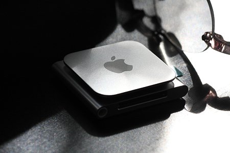 2012.01.09　机　iPod nano MC525J-A　8GB