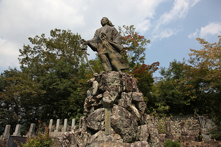 吉村虎太郎銅像 - 03